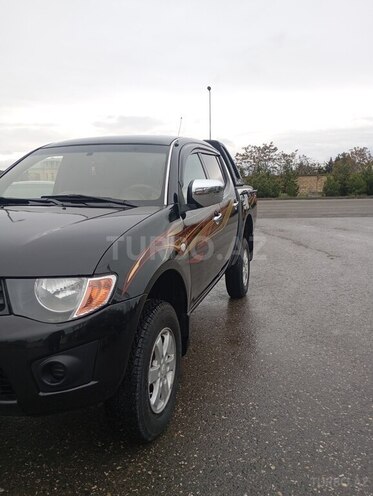 Mitsubishi L200 2012, 271,500 km - 2.5 l - Bakı