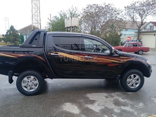 Mitsubishi L200 2012, 271,500 km - 2.5 l - Bakı