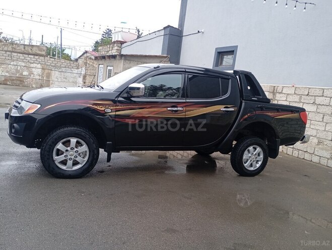 Mitsubishi L200 2012, 271,500 km - 2.5 l - Bakı