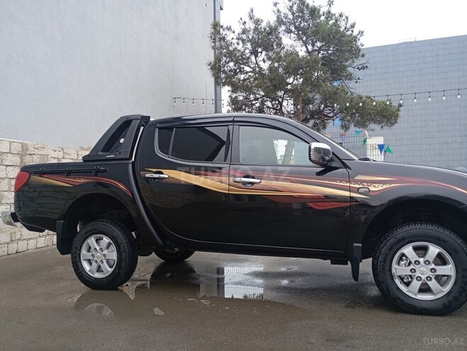 Mitsubishi L200 2012, 271,500 km - 2.5 l - Bakı