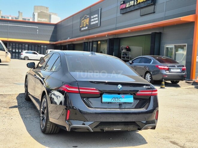 BMW 530e 2024, 9,000 km - 2.0 l - Bakı
