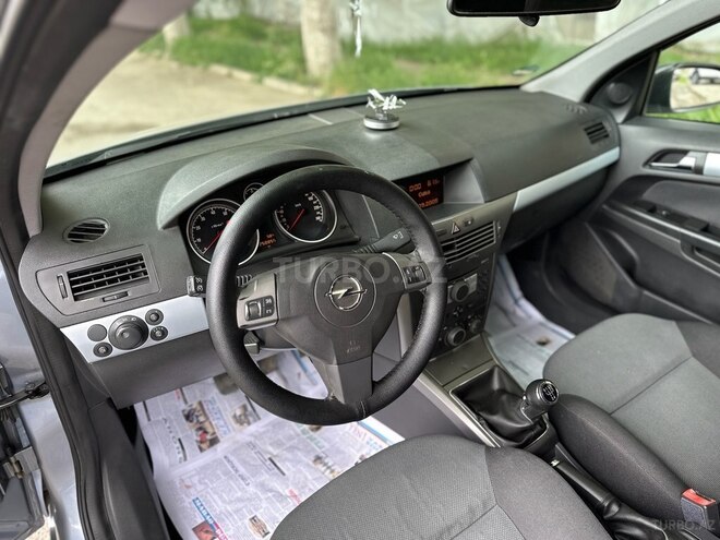 Opel Astra 2005, 250,000 km - 1.4 l - Gəncə