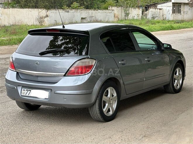 Opel Astra 2005, 250,000 km - 1.4 l - Gəncə