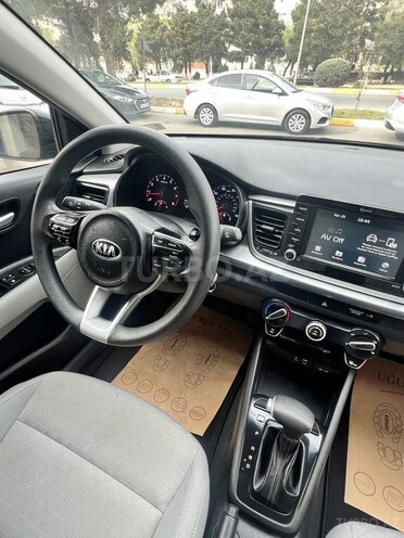 Kia Rio-10