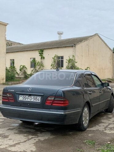 Mercedes E 220 d 2000, 467,366 km - 2.2 l - Bakı