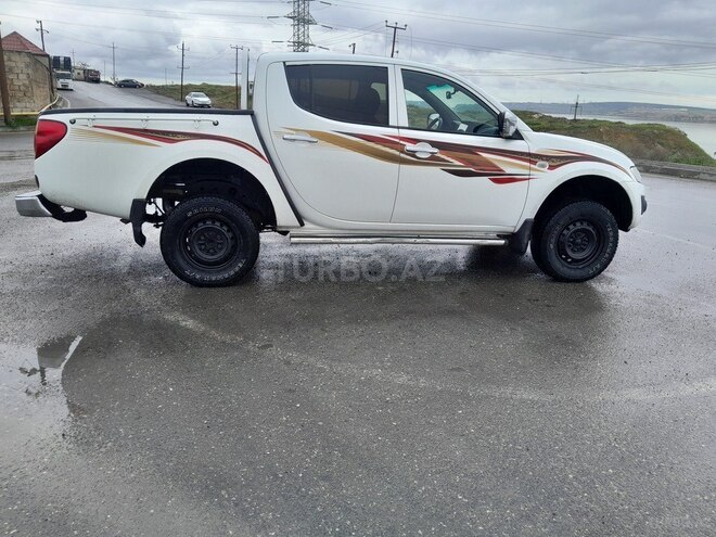 Mitsubishi L200 2011, 244,438 km - 2.5 l - Bakı