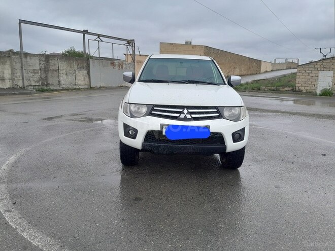 Mitsubishi L200 2011, 244,438 km - 2.5 l - Bakı