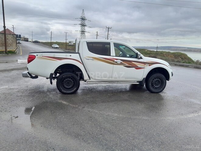 Mitsubishi L200 2011, 244,438 km - 2.5 l - Bakı