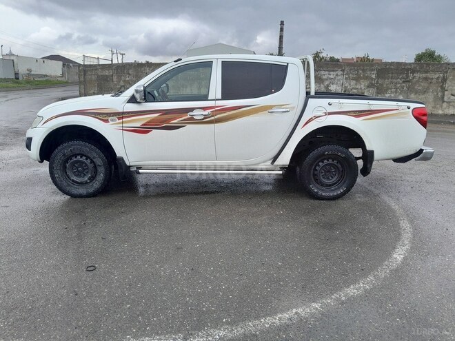 Mitsubishi L200 2011, 244,438 km - 2.5 l - Bakı