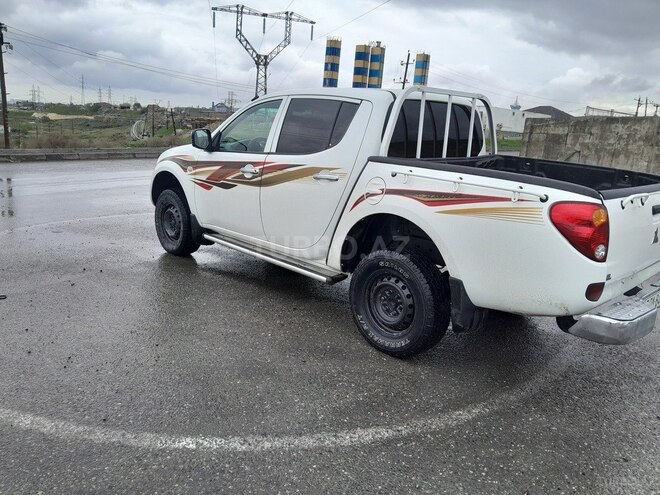 Mitsubishi L200 2011, 244,438 km - 2.5 l - Bakı
