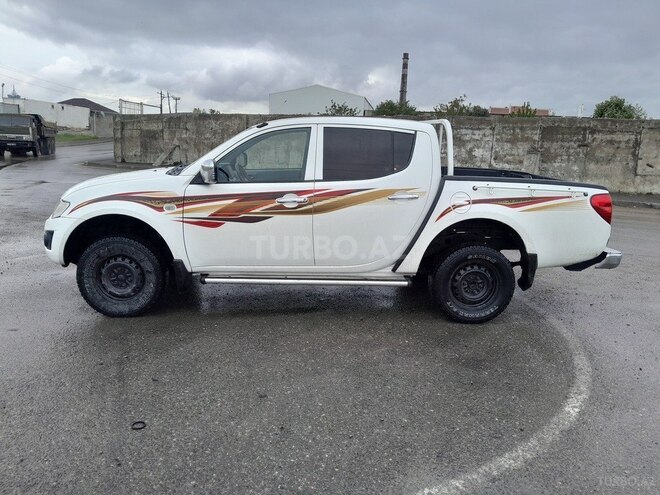 Mitsubishi L200 2011, 244,438 km - 2.5 l - Bakı