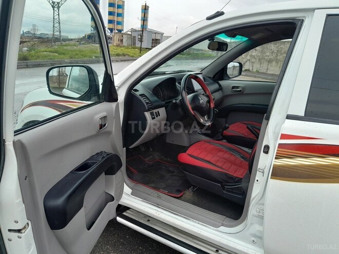 Mitsubishi L200 2011, 244,438 km - 2.5 l - Bakı