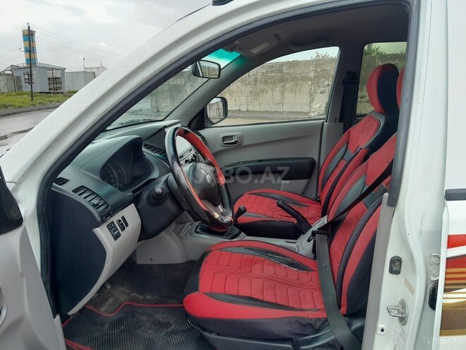 Mitsubishi L200 2011, 244,438 km - 2.5 l - Bakı