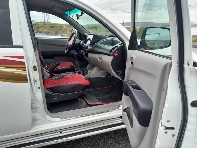 Mitsubishi L200 2011, 244,438 km - 2.5 l - Bakı