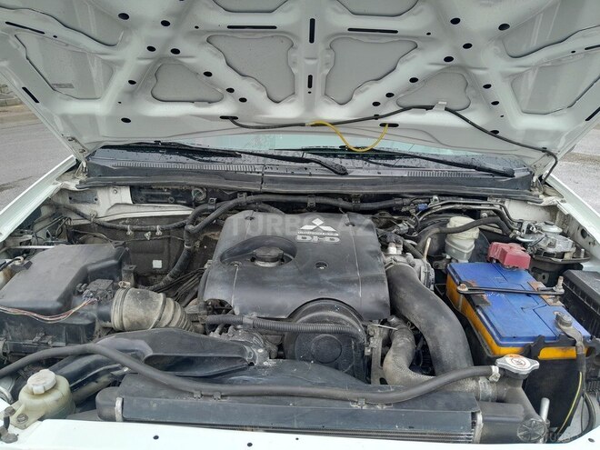 Mitsubishi L200 2011, 244,438 km - 2.5 l - Bakı