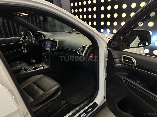 Jeep Grand Cherokee-12