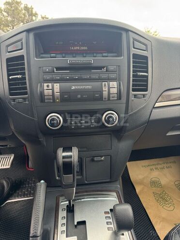 Mitsubishi Pajero 2013, 176,925 km - 3.0 l - Bakı