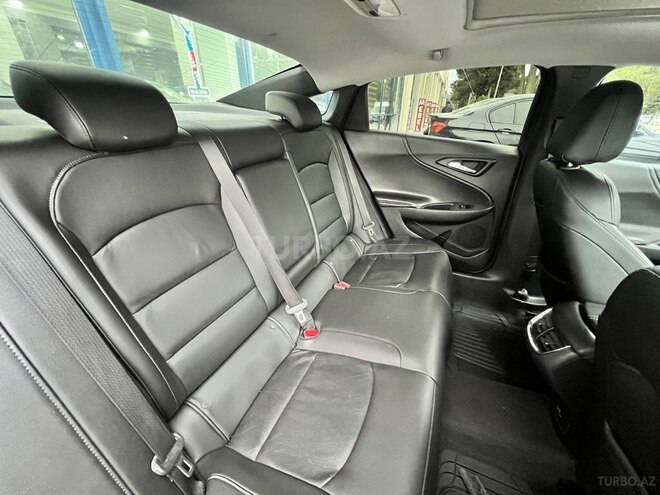 Chevrolet Malibu-8