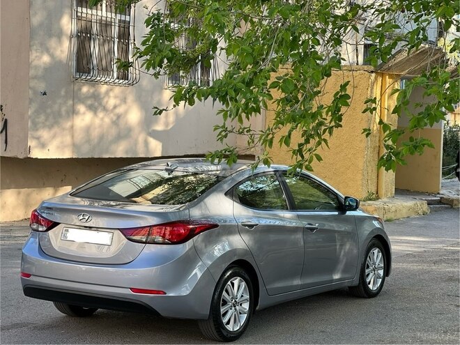 Hyundai Elantra 2015, 225,000 km - 1.8 l - Bakı
