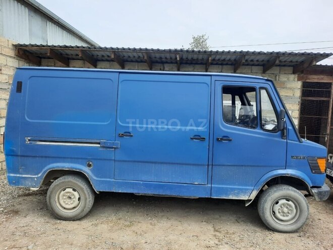 Mercedes 208 D 1995, 526,000 km - 2.3 l - Xaçmaz