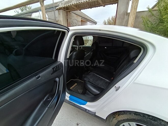 Volkswagen Passat 2009, 137,433 km - 1.8 л - Bakı