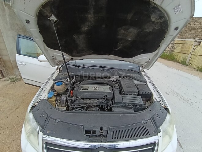 Volkswagen Passat 2009, 137,433 km - 1.8 л - Bakı