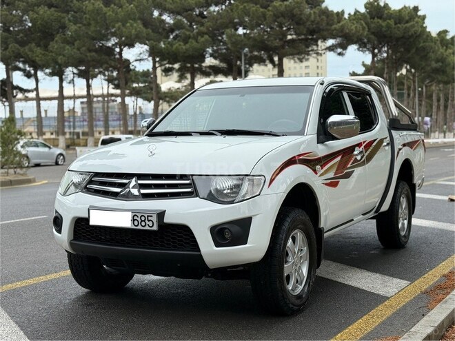 Mitsubishi L200 2015, 186,430 km - 2.5 l - Bakı