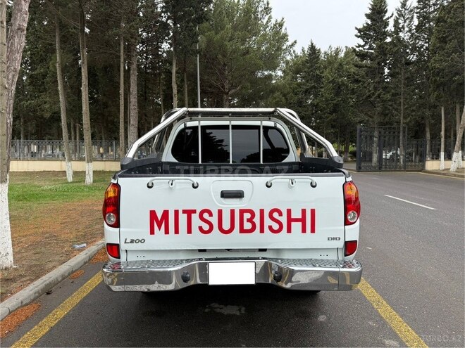 Mitsubishi L200 2015, 186,430 km - 2.5 l - Bakı