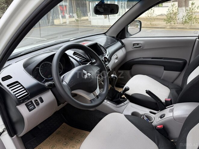 Mitsubishi L200 2015, 186,430 km - 2.5 l - Bakı