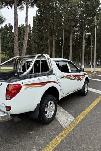 Mitsubishi L200 2015, 186,430 km - 2.5 l - Bakı