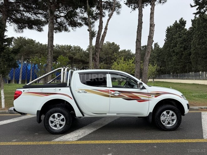 Mitsubishi L200 2015, 186,430 km - 2.5 l - Bakı