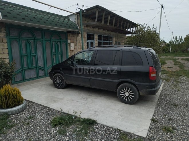 Opel Zafira 1999, 500,000 km - 1.8 l - Quba