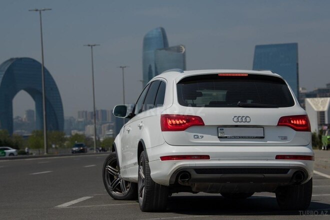 Audi Q7 2014, 185,000 km - 3.0 l - Bakı