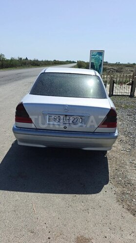 Mercedes E 240 1998, 219,575 km - 2.4 l - İmişli