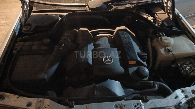 Mercedes E 240 1998, 219,575 km - 2.4 l - İmişli