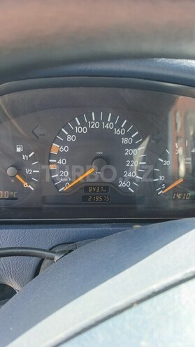 Mercedes E 240 1998, 219,575 km - 2.4 l - İmişli