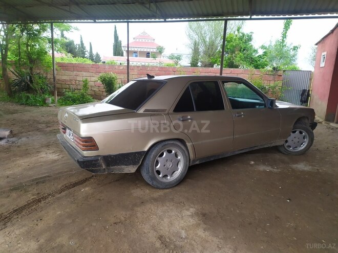 Mercedes 190 1986, 245,000 km - 2.0 l - Saatlı
