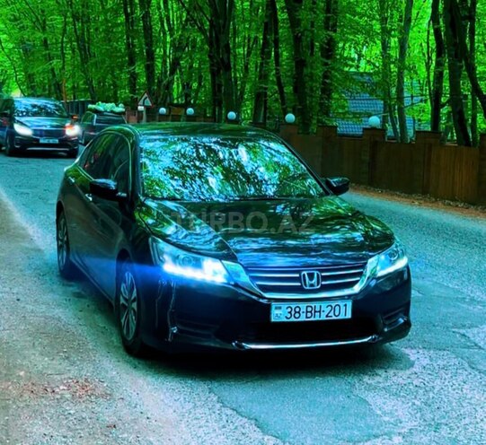 Honda Accord 2015, 289,682 km - 2.4 l - Qusar