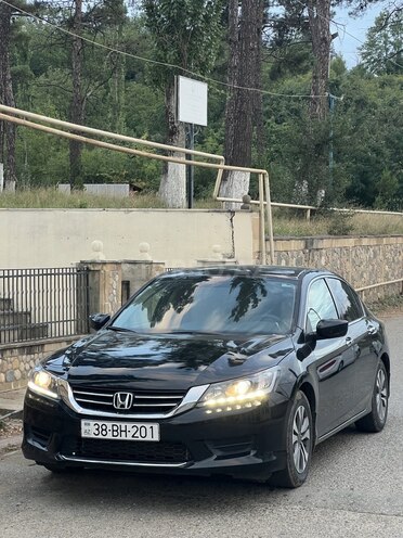 Honda Accord 2015, 289,682 km - 2.4 l - Qusar