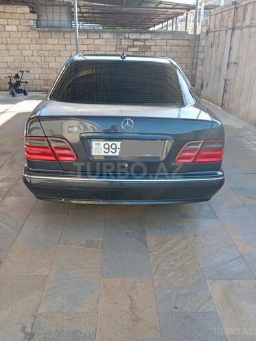 Mercedes E 240 2000, 318,000 km - 2.4 l - Şirvan