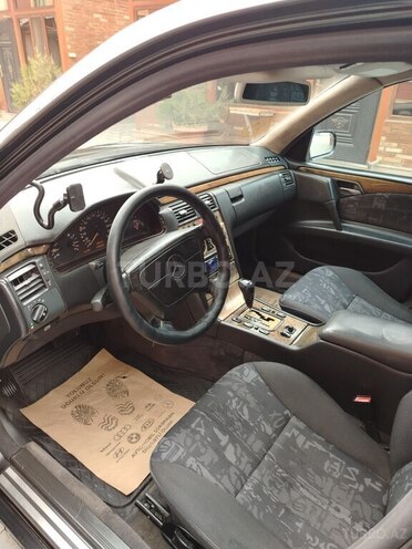 Mercedes E 240 1999, 312,215 km - 2.4 l - Şirvan