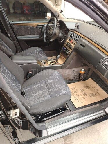 Mercedes E 240 1999, 312,215 km - 2.4 l - Şirvan