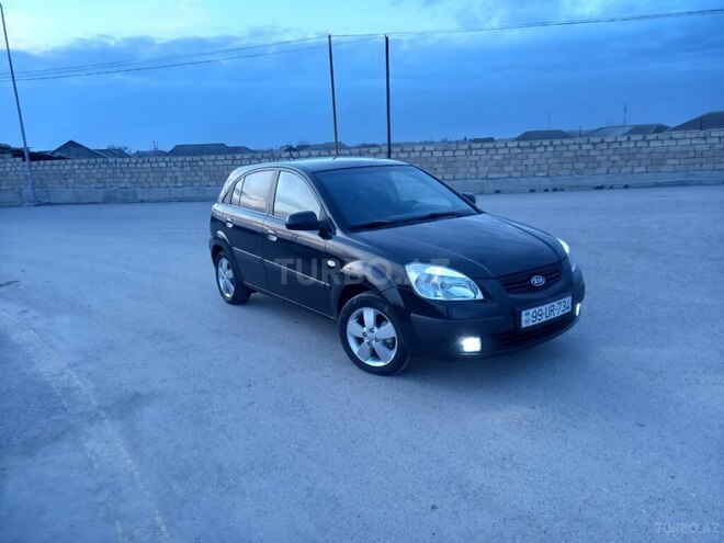 Kia Rio 2006, 245,000 km - 1.4 l - Salyan