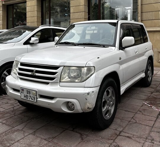Mitsubishi Pajero io 2004, 175,000 km - 2.0 л - Bakı
