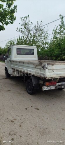 Mercedes 208 D 1989, 286,544 km - 2.3 л - Göyçay