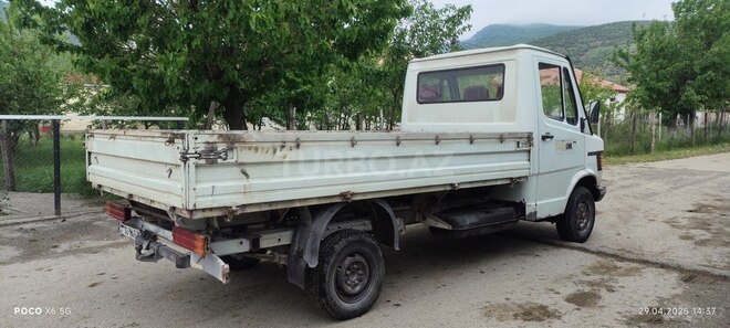 Mercedes 208 D 1989, 286,544 km - 2.3 л - Göyçay