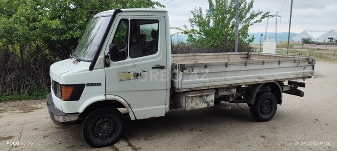Mercedes 208 D 1989, 286,544 km - 2.3 л - Göyçay