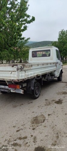 Mercedes 208 D 1989, 286,544 km - 2.3 л - Göyçay