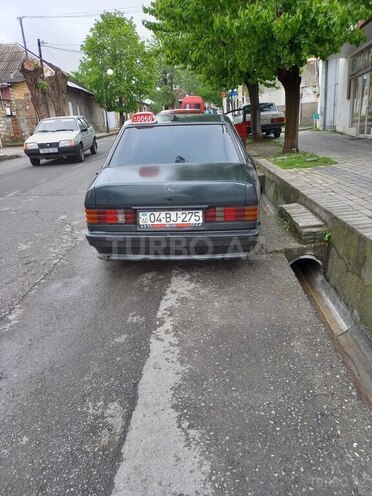 Mercedes 190 1986, 200,000 km - 2.0 l - Şəki
