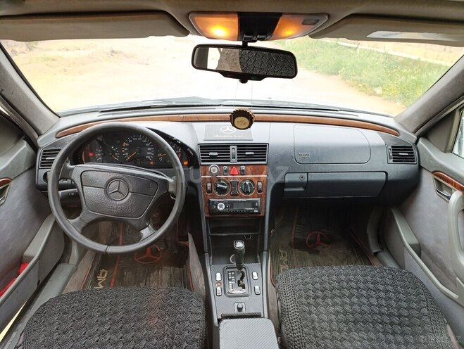 Mercedes C 220 d 1997, 398,000 km - 2.2 l - Bakı